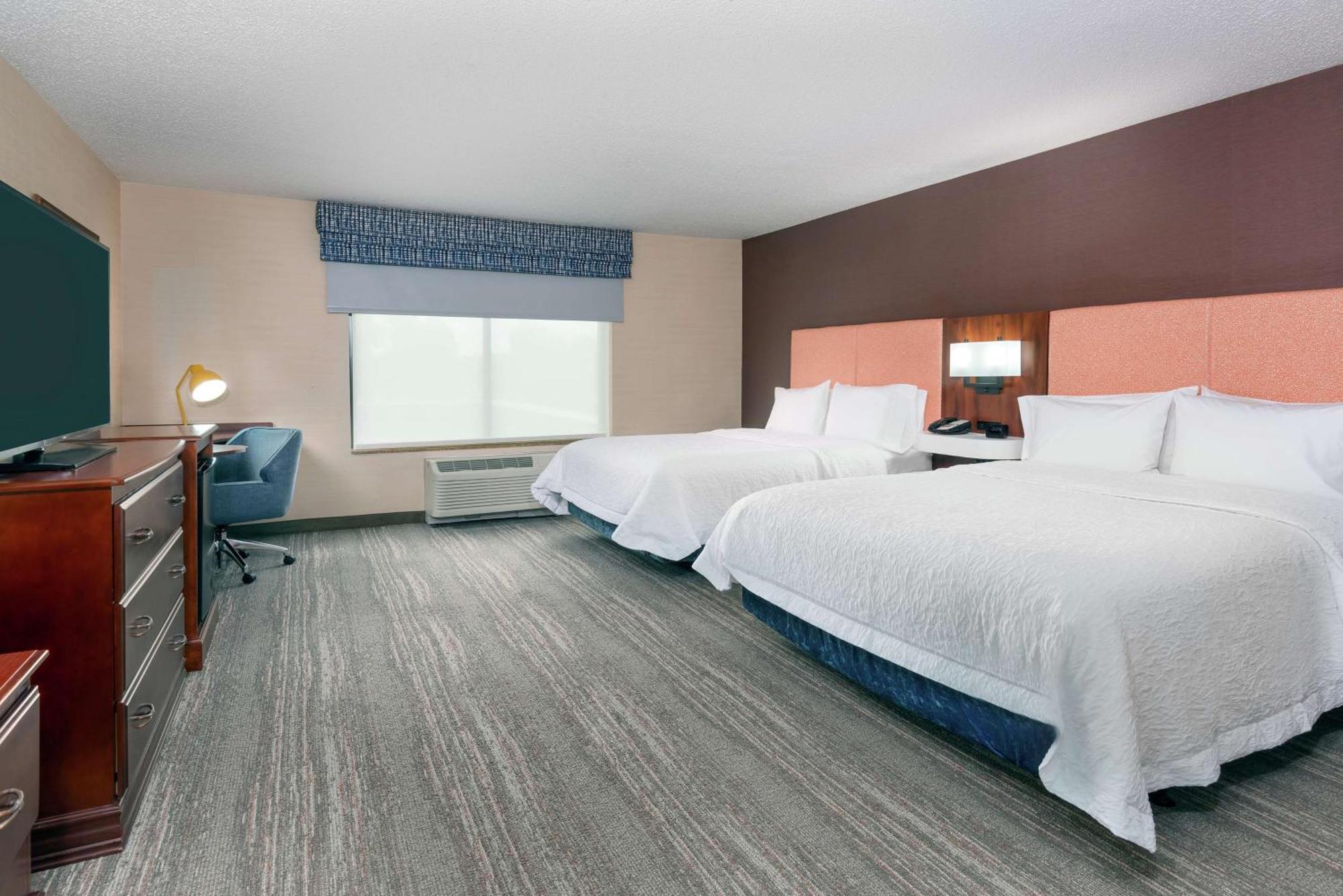Hampton Inn Springfield South Enfield Exterior photo