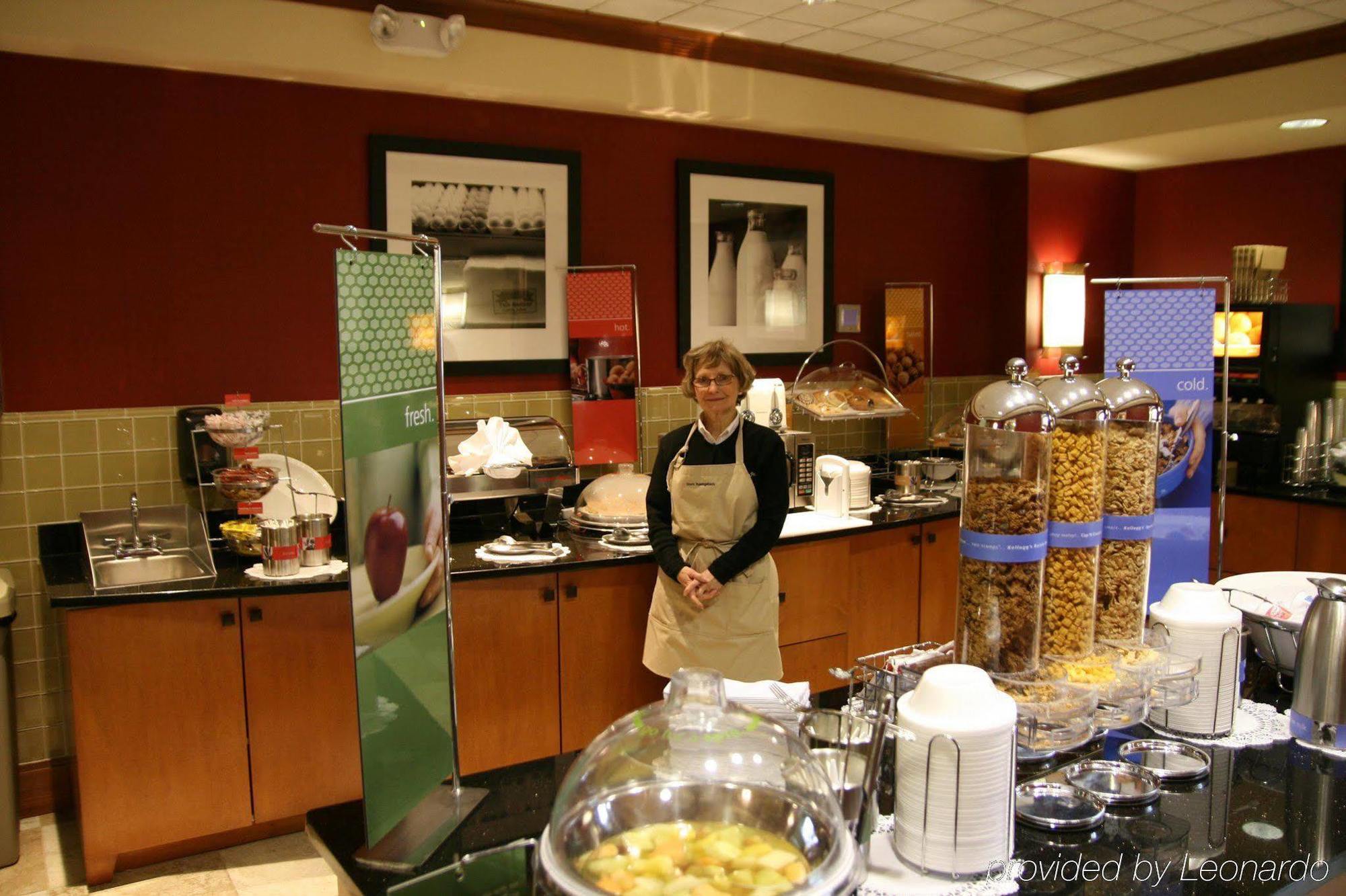 Hampton Inn Springfield South Enfield Restaurant photo